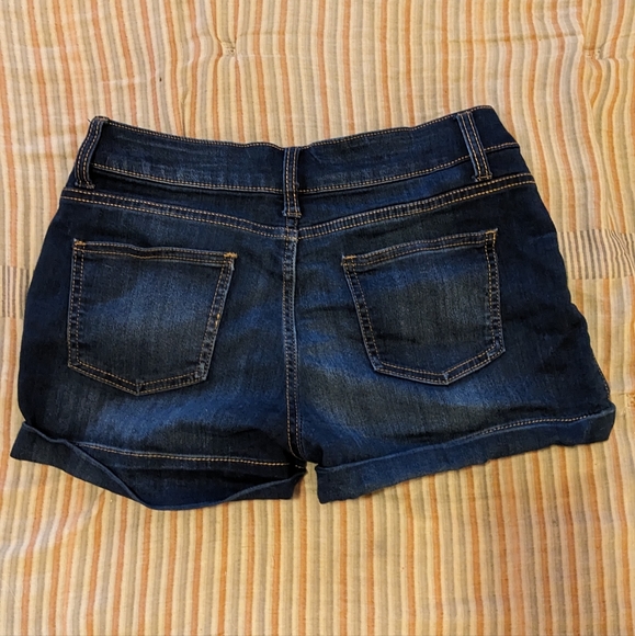 Women's jean shorts - Picture 2 of 5
